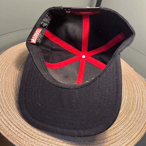 Adult Spiderman SnapBack Hat - Picture 3 of 5